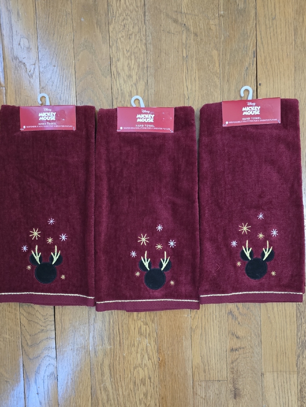 ST. NICHOLAS SQUARE DISNEY BRAND MICKEY MOUSE HAND TOWELS BUNDLE OF 3 TOWELS